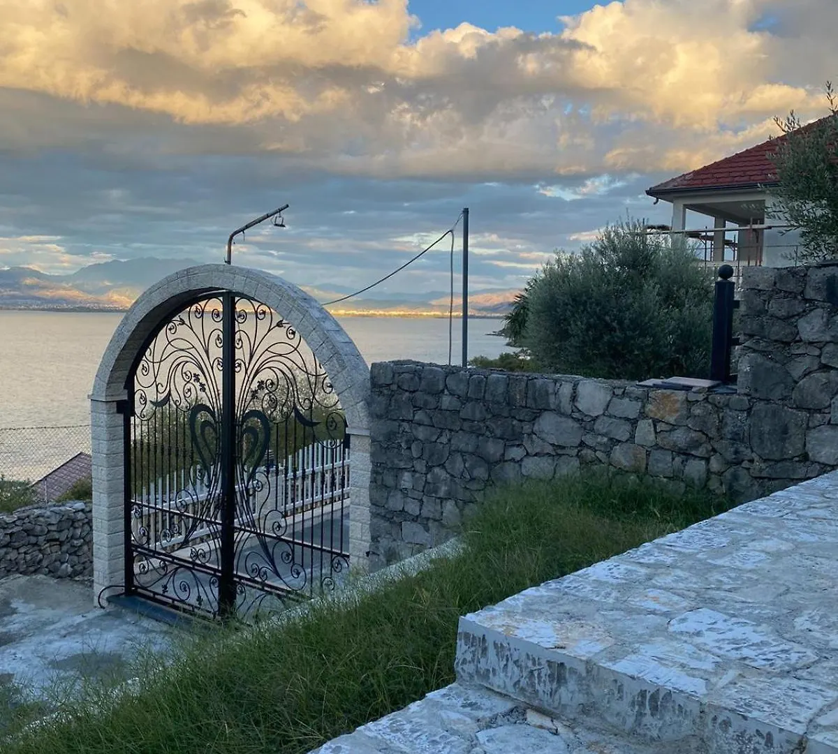 Nature Treasure Villa Zogaji 0*,